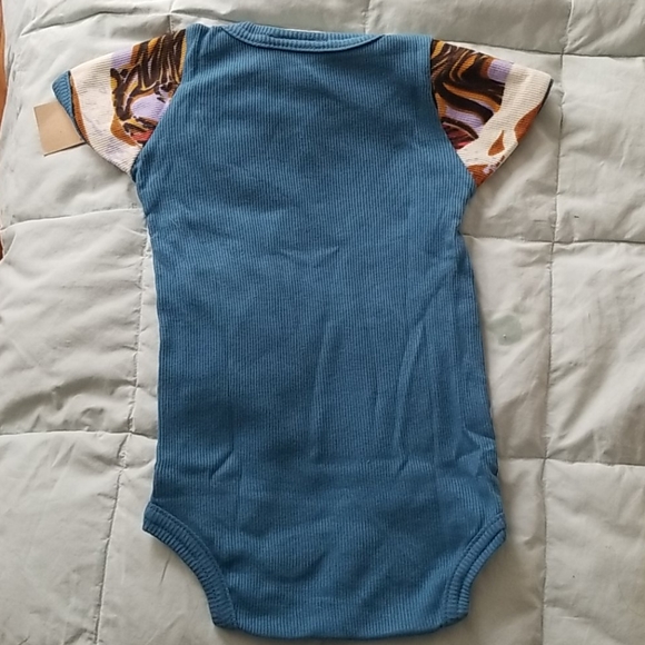 ANIMATED CLOSET ONESIE - Picture 4 of 6